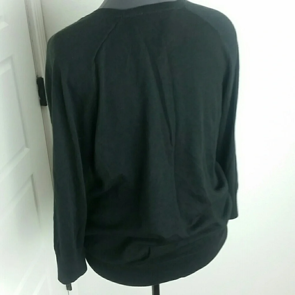 ANN TAYLOR LOFT l Black knit V neck pullover B5